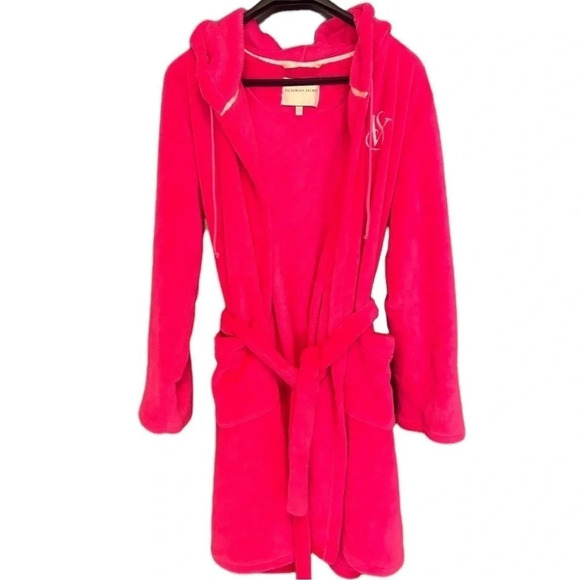 Victoria’s Secret fuzzy monogrammed robe L great condition - Picture 1 of 5